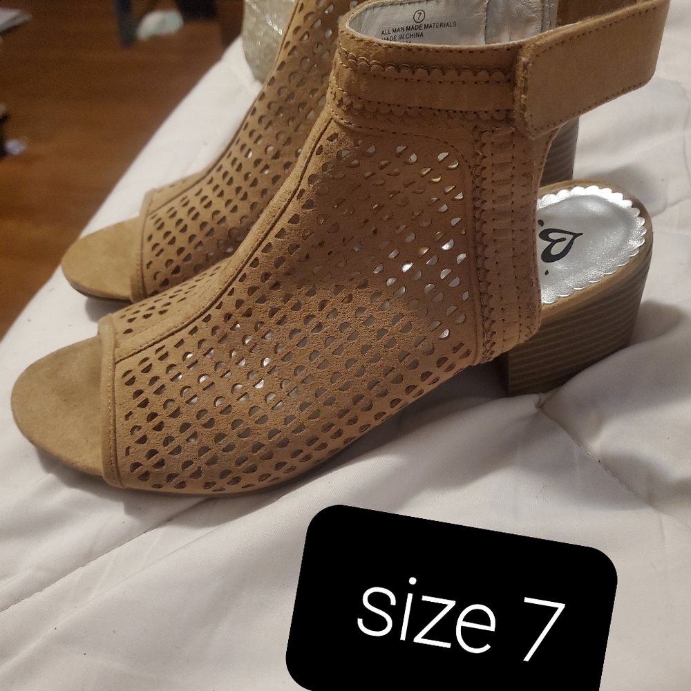 Dress shoes